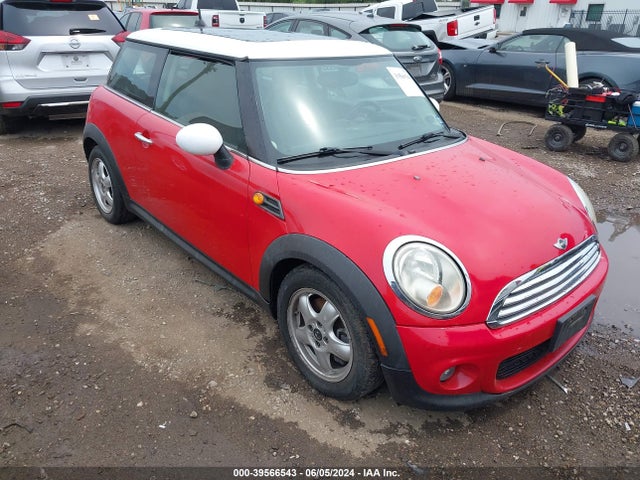 2011 MINI COOPER WMWSU3C53BTX96926 Photo 0