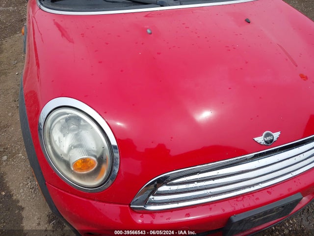 2011 MINI COOPER WMWSU3C53BTX96926 Photo 5