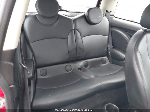 2011 MINI COOPER WMWSU3C53BTX96926 Photo 7