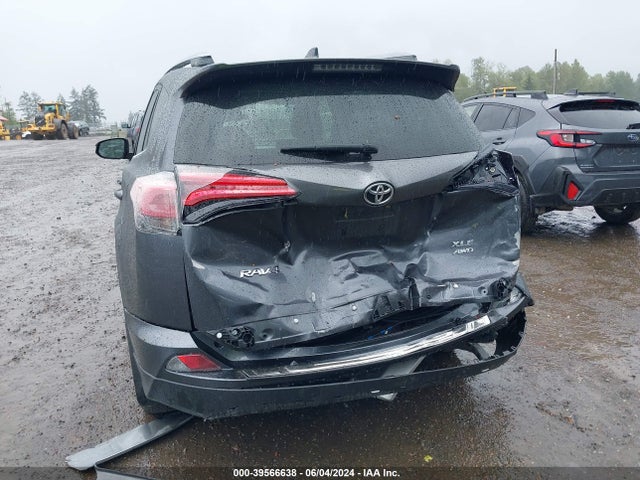 Toyota Rav4 Xle 2018 JTMRFREV7JD243118 Image 16