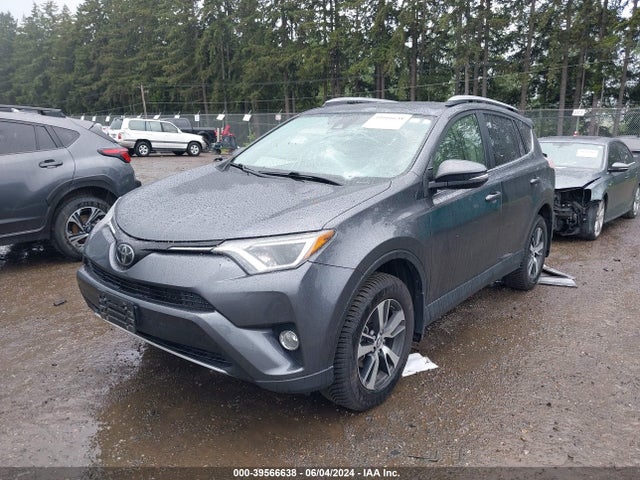 Toyota Rav4 Xle 2018 JTMRFREV7JD243118 Image 2