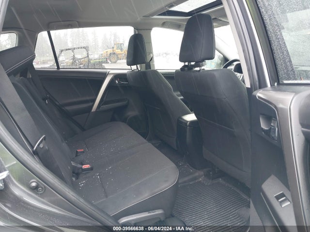 Toyota Rav4 Xle 2018 JTMRFREV7JD243118 Image 8