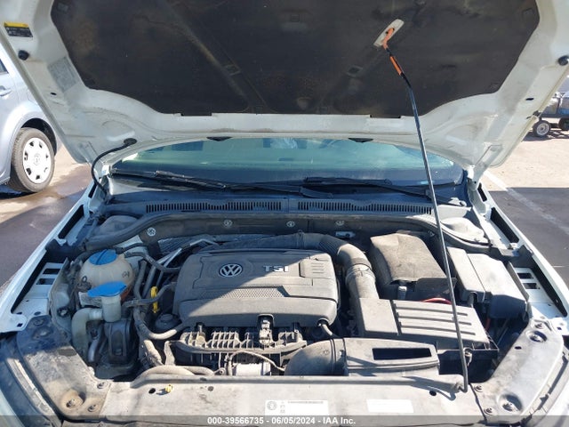 3VWL07AJ8EM434715 Volkswagen Jetta 1.8t Sel