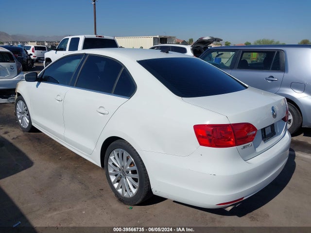 3VWL07AJ8EM434715 Volkswagen Jetta 1.8t Sel