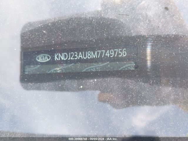 KNDJ23AU8M7749756 KIA SOUL LX