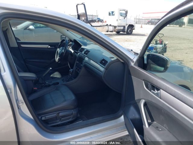 1VWAT7A37FC116748 Volkswagen Passat 1.8t Limited Edition