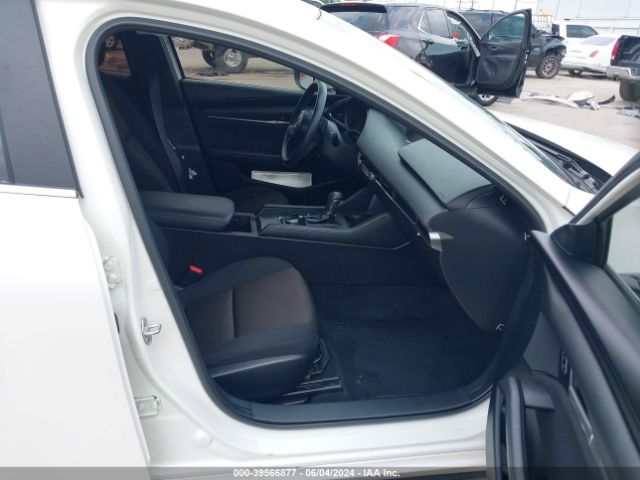 JM1BPAJL3M1308363 Mazda Mazda3 2.5 S