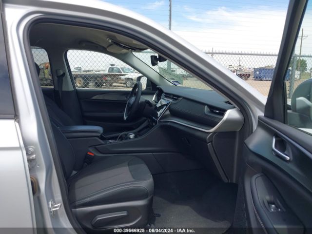 1C4RJKAG9P8865749 Jeep Grand Cherokee L Laredo 4x4