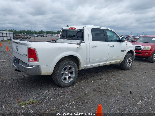 RAM 1500 Laramie  4x4 5'7 Box 2018 1C6RR7NT8JS137208 Image 4