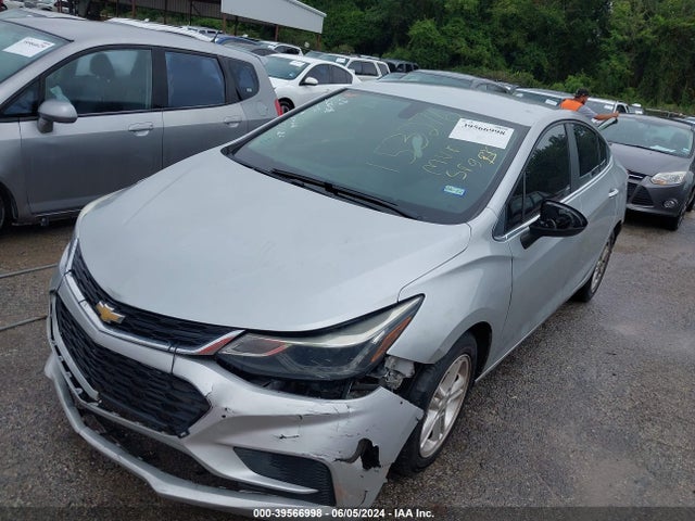 Chevrolet Cruze Lt Auto 2018 1G1BE5SM2J7153276 Image 2