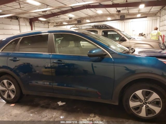 KNDCB3LC5N5499600 KIA NIRO LX