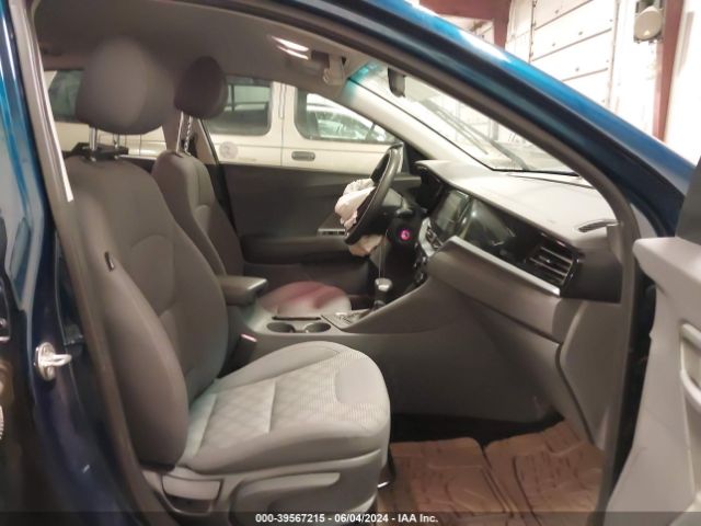 KNDCB3LC5N5499600 KIA NIRO LX