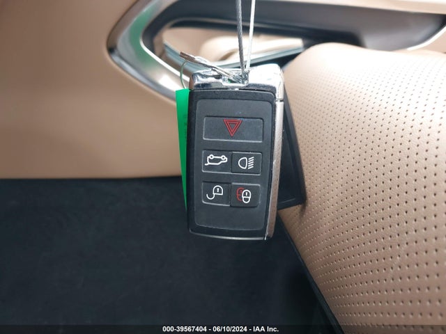 2021 JAGUAR F-PACE SADCJ2EU8MA667792 Photo 10