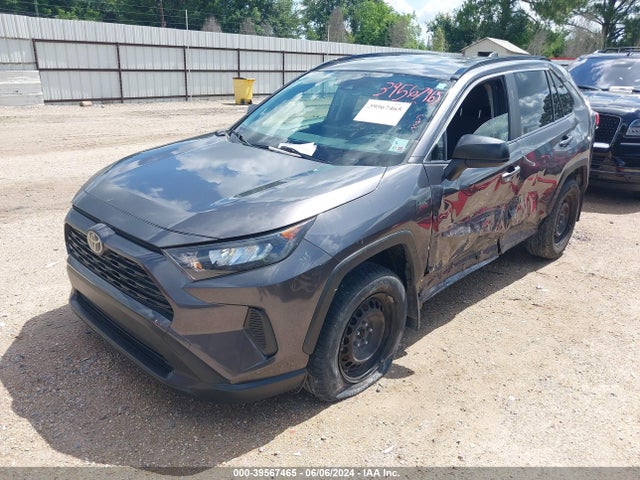 Toyota RAV4 LE 2019 JTMH1RFV5KJ003108 Image 2