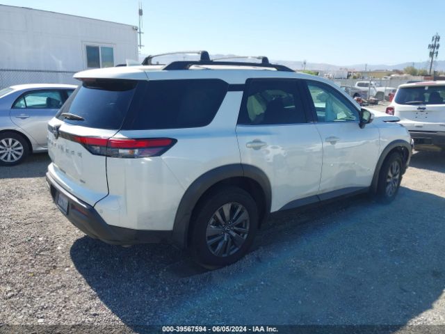 5N1DR3BA5NC238751 Nissan Pathfinder Sv 2wd