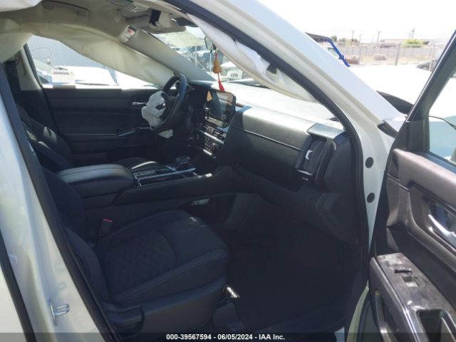 5N1DR3BA5NC238751 Nissan Pathfinder Sv 2wd