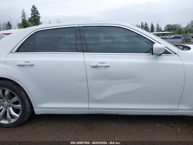 Chrysler 300 Anniversary Edition 2016 2C3CCAAG9GH343647 Image 14