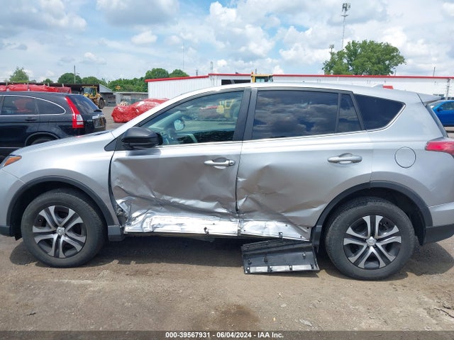 Toyota RAV4 LE 2018 2T3BFREV0JW791160 Image 14
