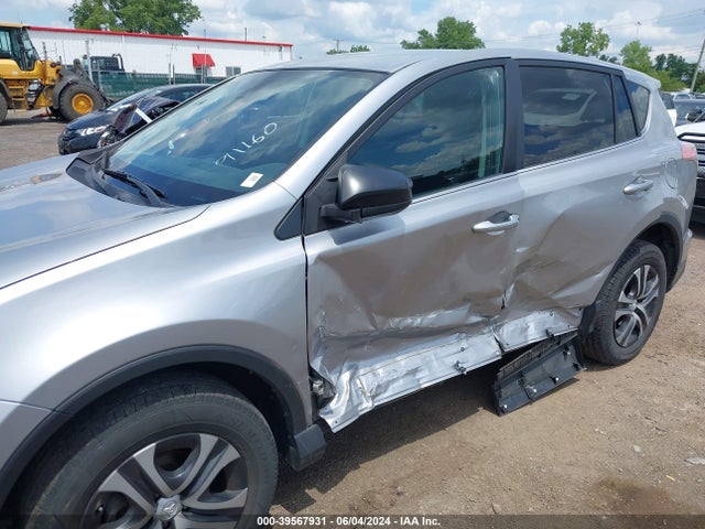 Toyota RAV4 LE 2018 2T3BFREV0JW791160 Image 17