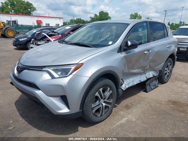 Toyota RAV4 LE 2018 2T3BFREV0JW791160 Image 2