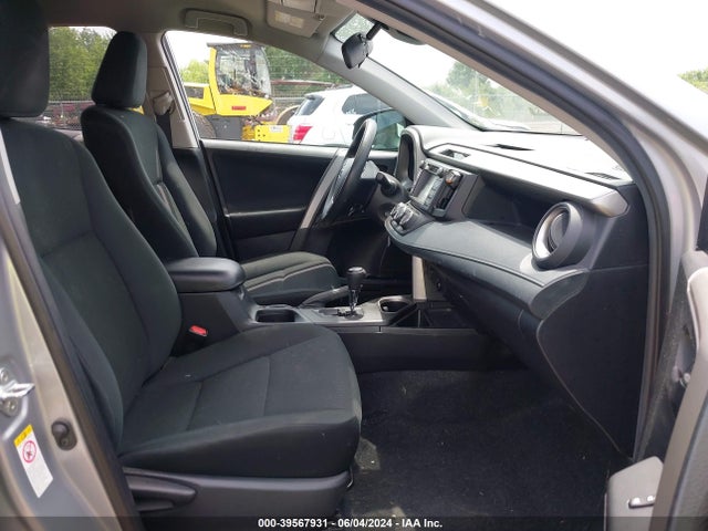 Toyota RAV4 LE 2018 2T3BFREV0JW791160 Image 5