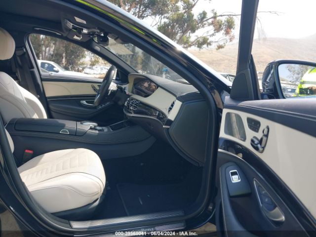 W1KUG8DB9LA569747 Mercedes-Benz S 560