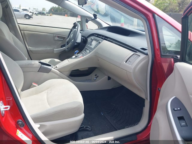 Toyota Prius Two 2014 JTDKN3DU0E0378450 Image 5