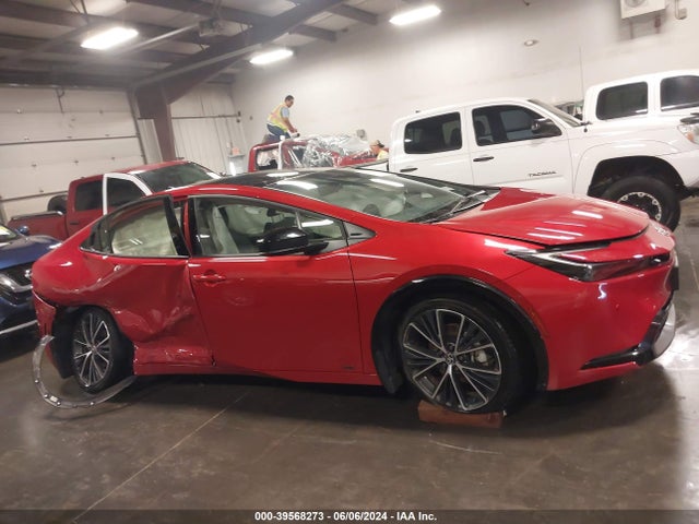 Toyota Prius Limited Awd-e 2024 JTDADABU8R3009068 Image 13