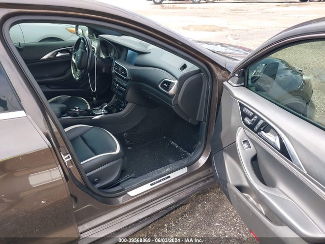 SJKCH5CPXHA021209 Infiniti Qx30 Sport