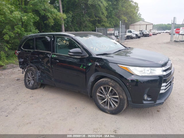 Toyota Highlander Xle 2018 5TDJZRFH1JS554156 main image