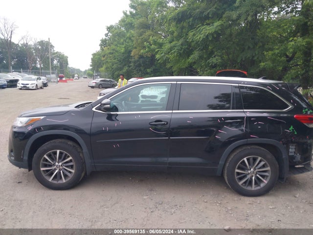 Toyota Highlander Xle 2018 5TDJZRFH1JS554156 Image 14