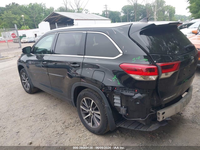 Toyota Highlander Xle 2018 5TDJZRFH1JS554156 Image 3
