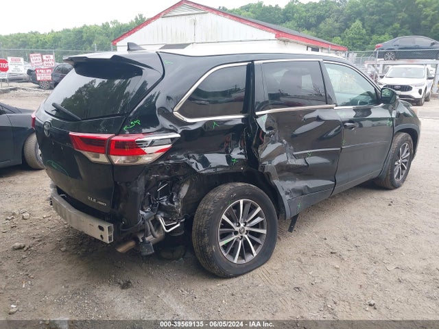Toyota Highlander Xle 2018 5TDJZRFH1JS554156 Image 4