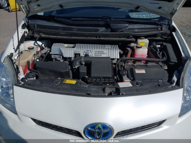 JTDKN3DU5F1900565 Toyota Prius Four
