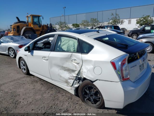 JTDKN3DU5F1900565 Toyota Prius Four