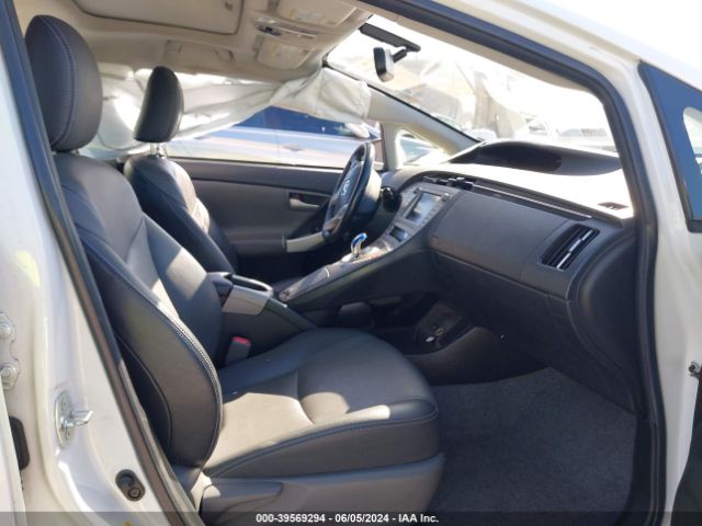 JTDKN3DU5F1900565 Toyota Prius Four