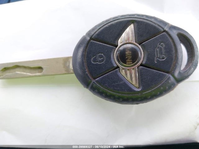 2006 MINI COOPER S WMWRE33536TJ48679 Photo 10