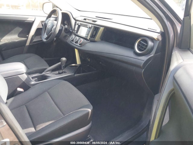Toyota RAV4 LE 2015 JTMBFREV0FD175074 Image 5