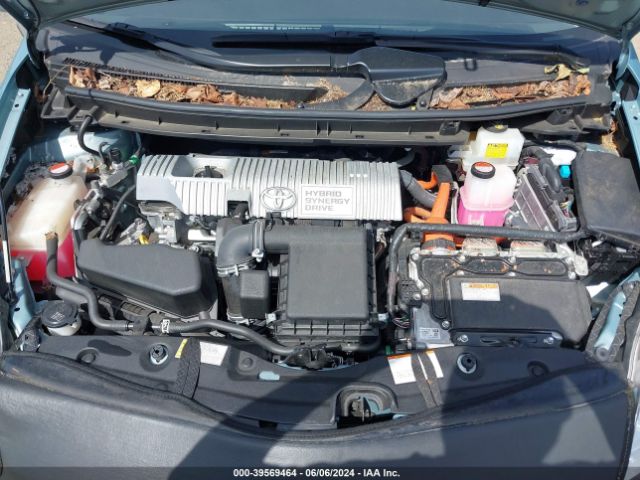 JTDKN3DU1F1976915 Toyota Prius Two
