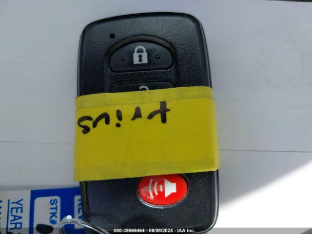 JTDKN3DU1F1976915 Toyota Prius Two