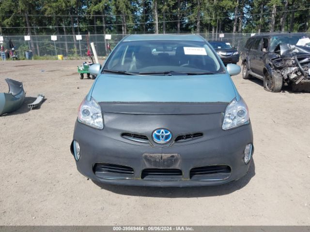 JTDKN3DU1F1976915 Toyota Prius Two