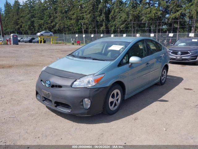 JTDKN3DU1F1976915 Toyota Prius Two