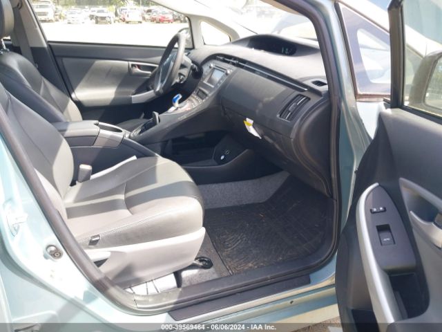 JTDKN3DU1F1976915 Toyota Prius Two