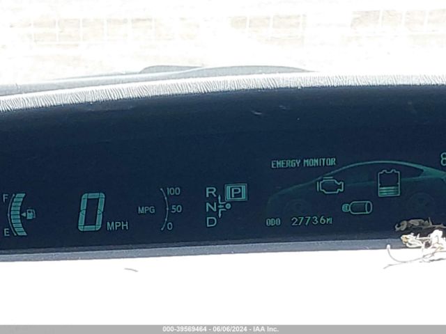 JTDKN3DU1F1976915 Toyota Prius Two