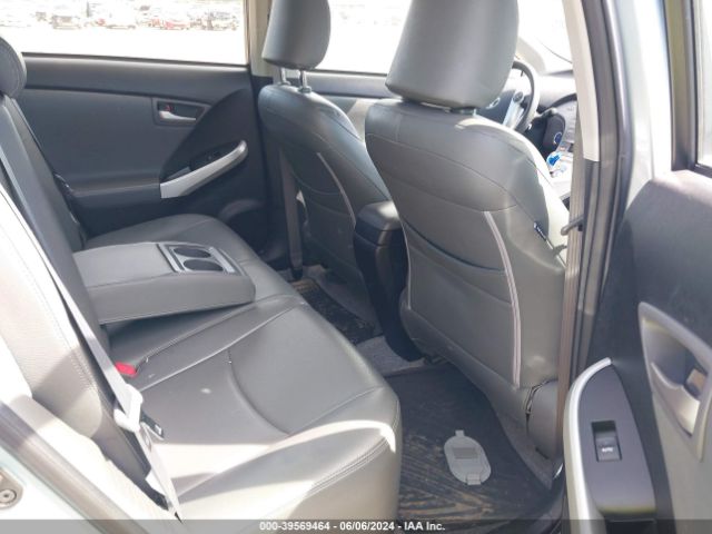 JTDKN3DU1F1976915 Toyota Prius Two