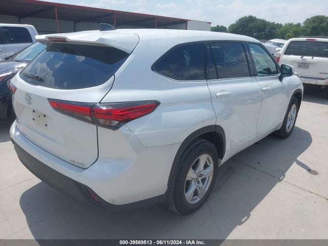 Toyota Highlander Le 2022 5TDBZRBH6NS590487 Image 4