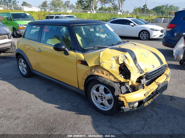2009 MINI COOPER WMWMF33569TU70356 Photo 0