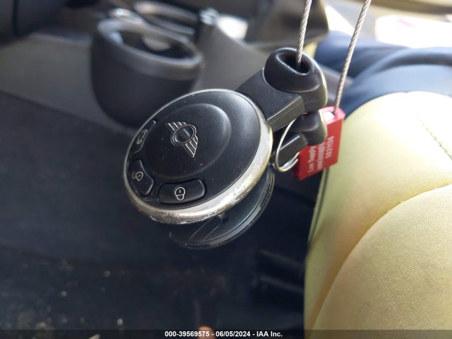 2009 MINI COOPER WMWMF33569TU70356 Photo 10