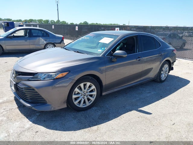 Toyota CAMRY LE 2020 4T1C11AK6LU338995 Image 2