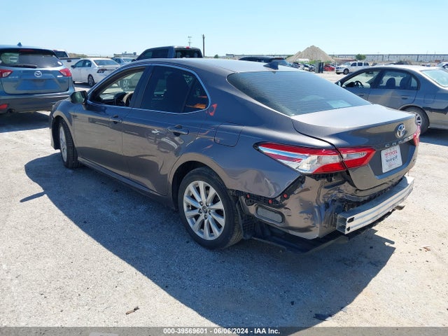Toyota CAMRY LE 2020 4T1C11AK6LU338995 Image 3